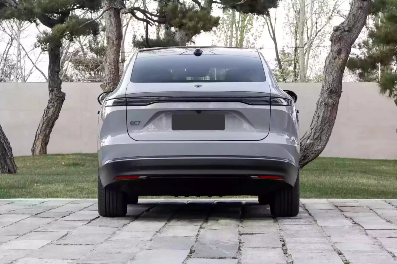 NIO EC7